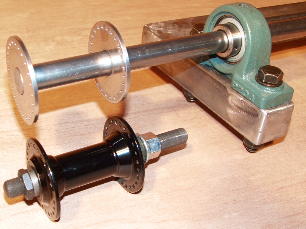 Sociable Tandem Trike - recumbent trike hubs